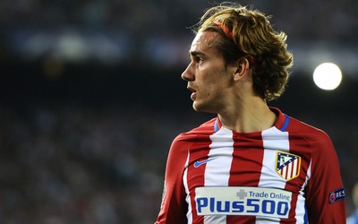 南亚体育快讯-索默神扑后队友疯狂庆祝